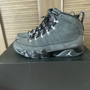 Air Jordan 9 Retro